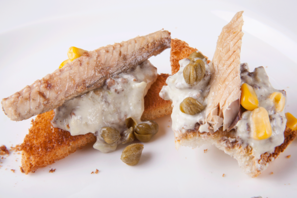 TOSTA CON MIX DE CABALLA