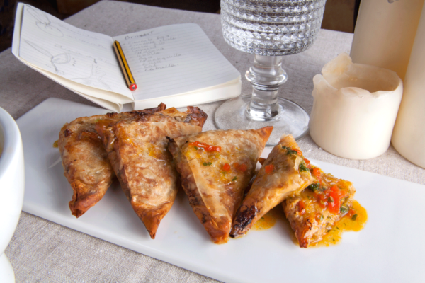 BRIWATS DE CABALLA CON SALSA DE LIMA Y PIMIENTO ROJO
